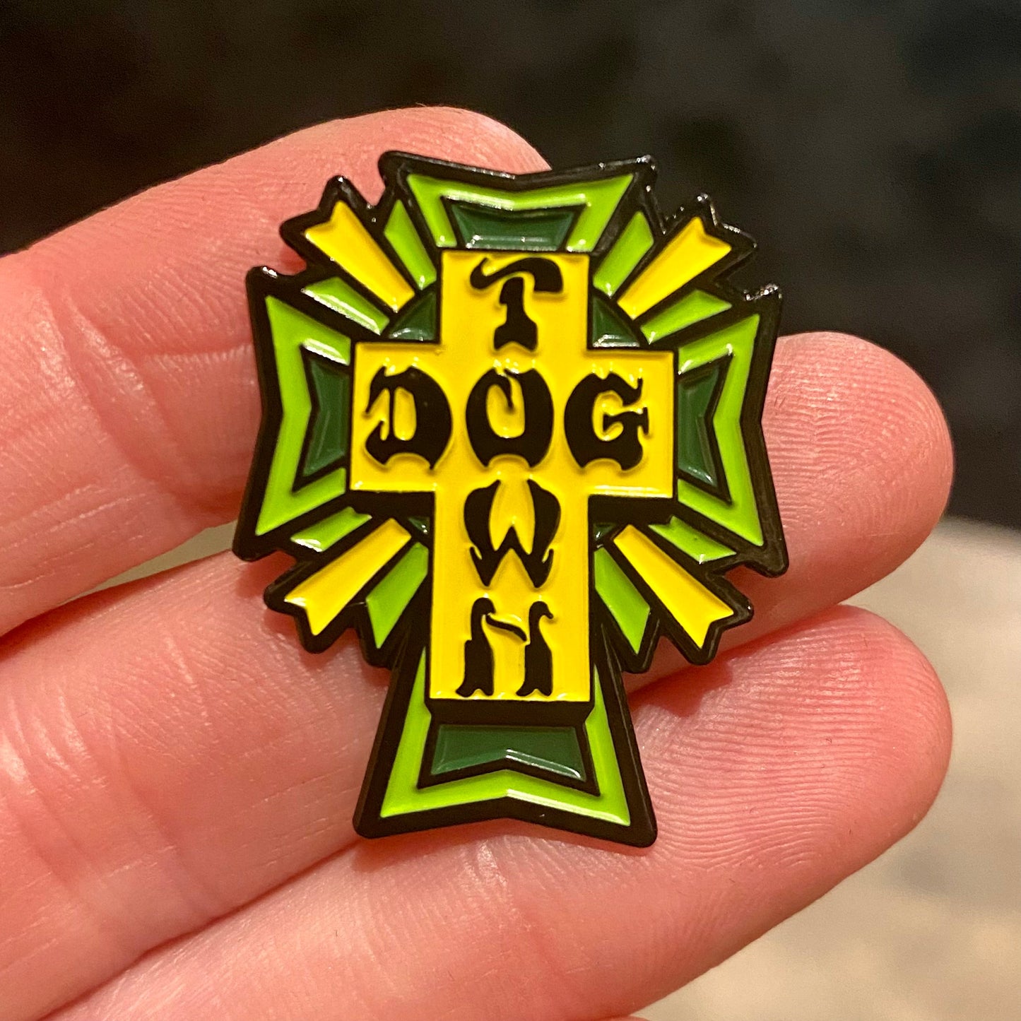 DOGTOWN/Suicidal Pin